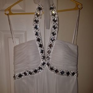 White dress in prefect condition